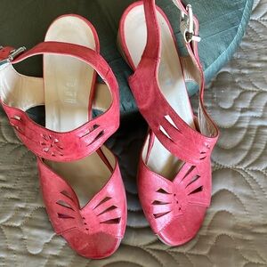 Women’s Fidji Orange Leather Straped Sandals. Size 38 1/2